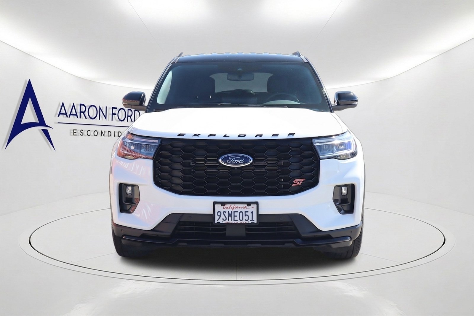 Used 2025 Ford Explorer ST RWD image 2