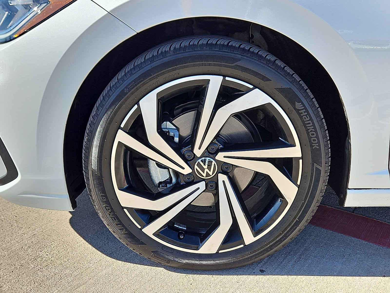 Used 2025 Volkswagen Jetta SEL image 5