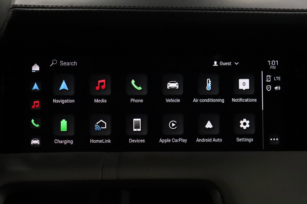 Used 2020 Porsche Taycan 4S image 16