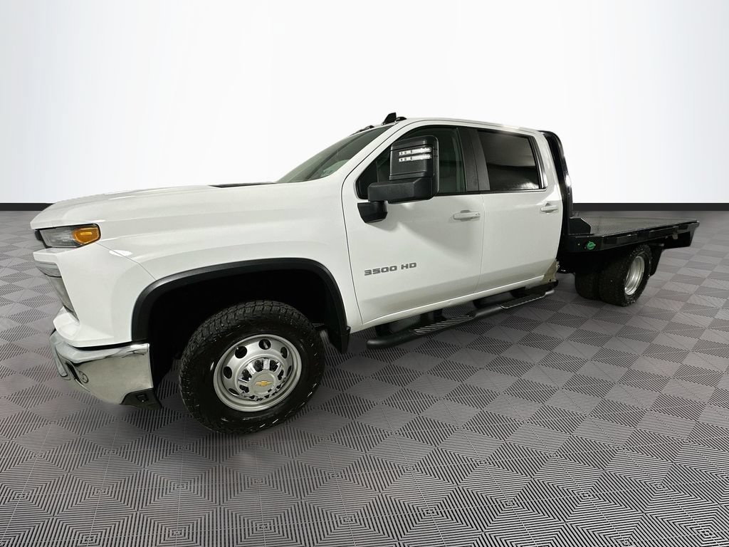 Used 2025 Chevrolet Silverado 3500 LT w/ Convenience Package AWD/4WD image 4