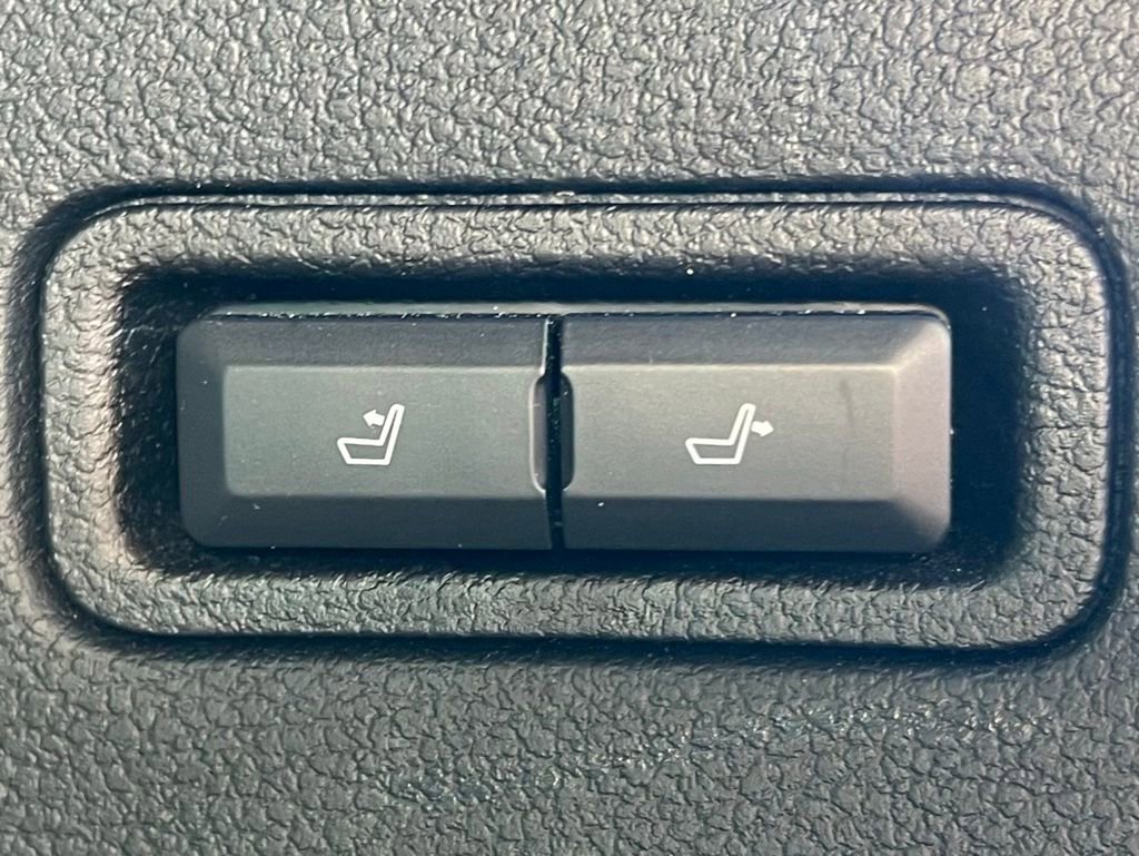 Used 2020 Ford Expedition XLT image 38