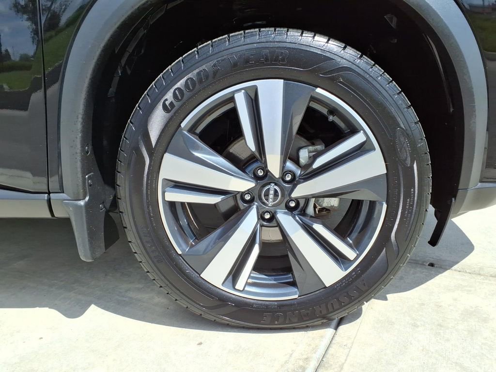 Used 2023 Nissan Rogue SL image 9