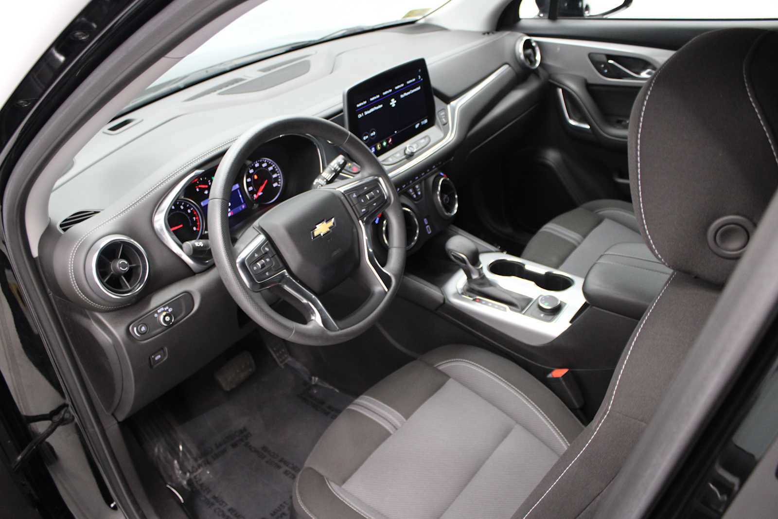 Used 2023 Chevrolet Blazer LT AWD/4WD image 6