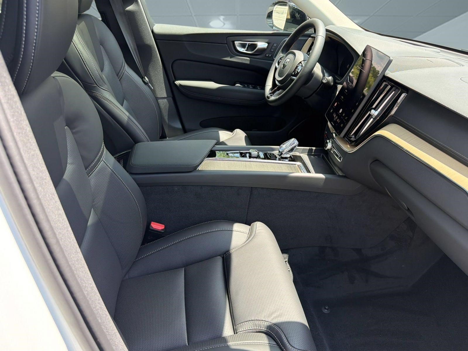 New 2026 Volvo XC60 B5 Ultra w/ Protection Package AWD/4WD image 23