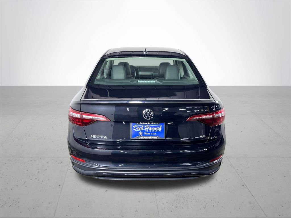 Used 2024 Volkswagen Jetta SE FWD image 7