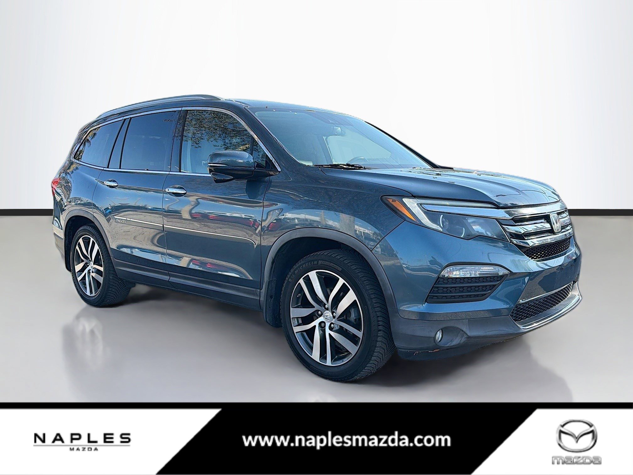 Used 2017 Honda Pilot Touring image 1