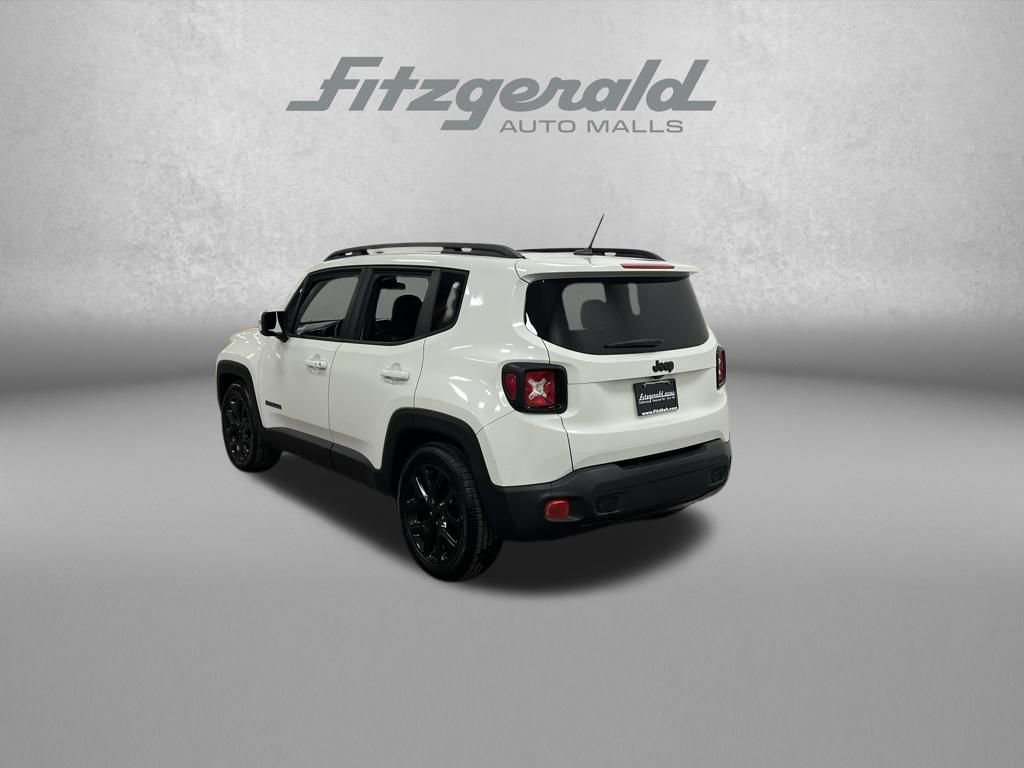 Used 2017 Jeep Renegade Altitude video 3