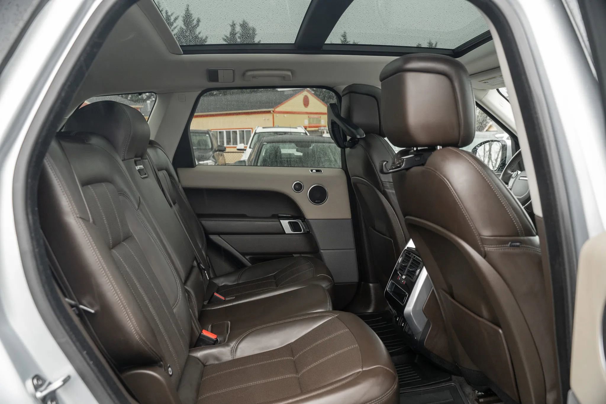 Used 2020 Land Rover Range Rover Sport HSE image 10