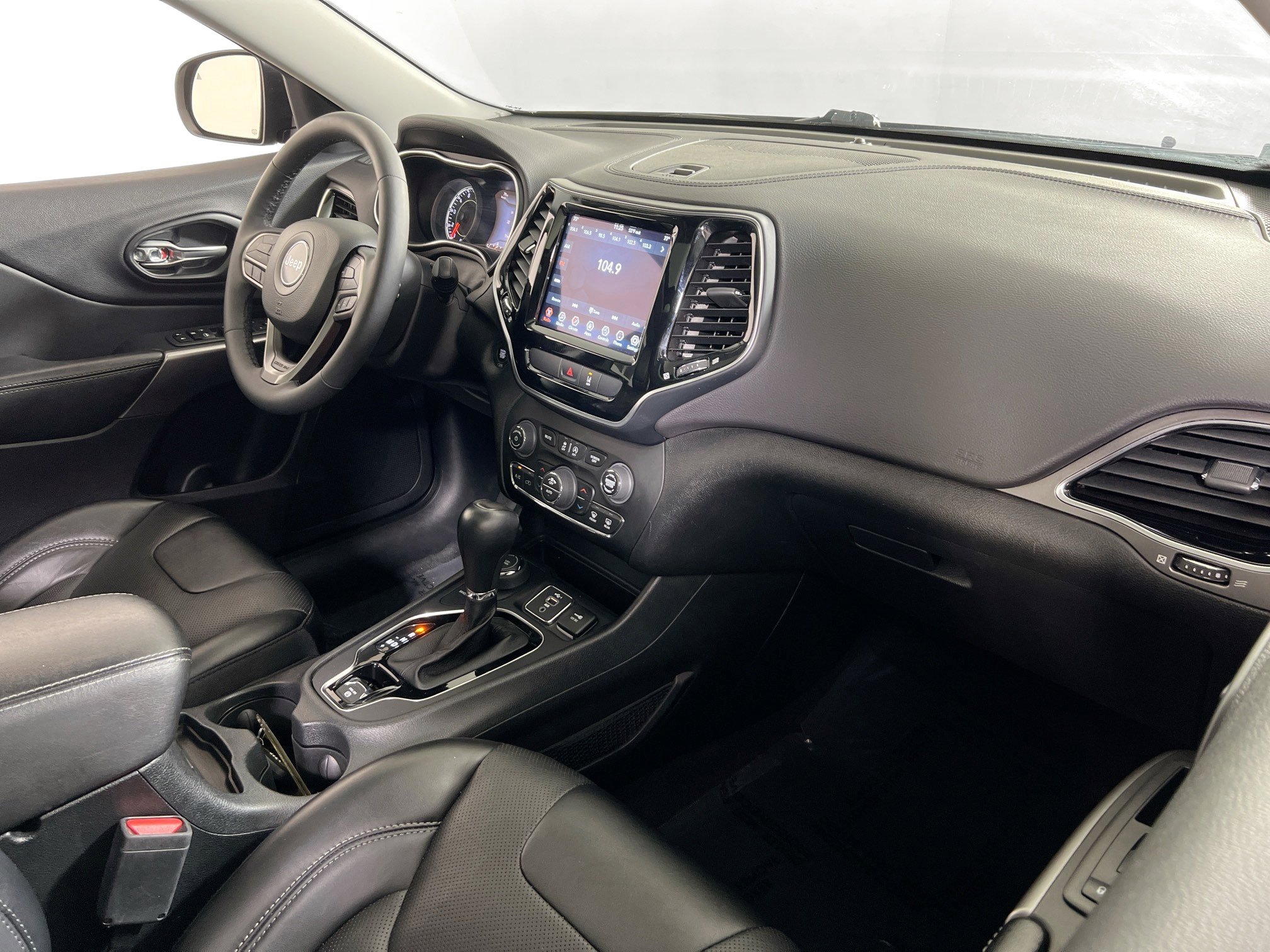 Used 2022 Jeep Cherokee Limited image 28