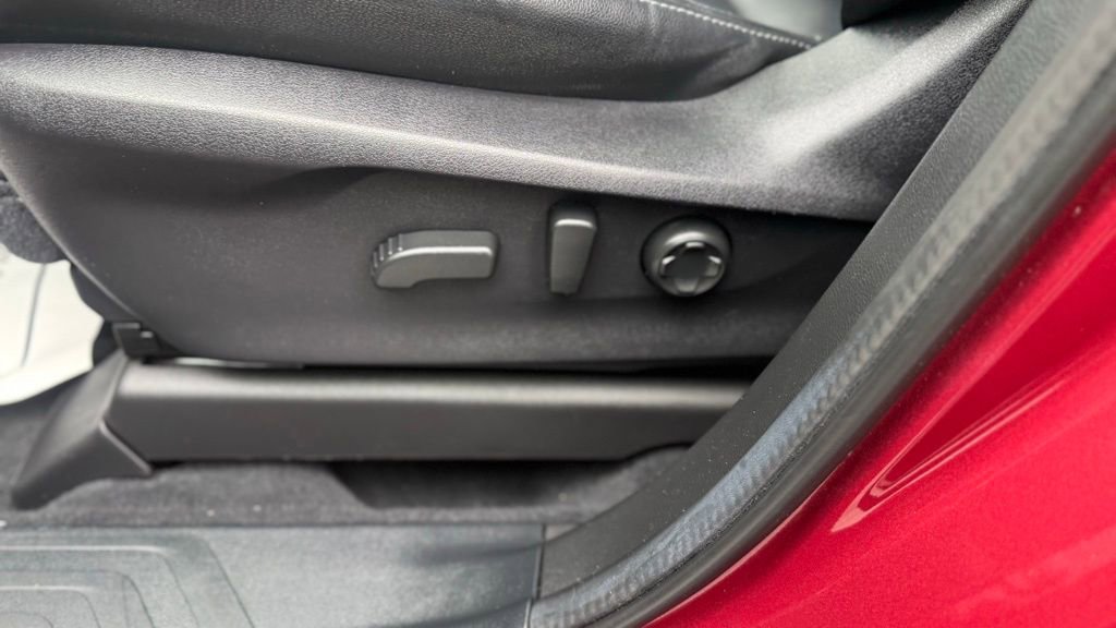 Used 2024 Subaru Ascent Limited w/ Technology Package image 18