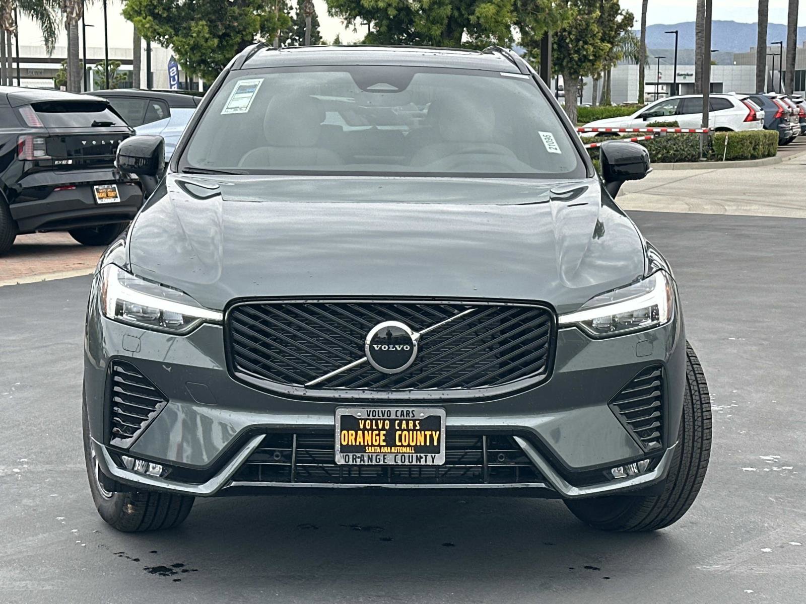 New 2026 Volvo XC60 B5 Core w/ Climate Package AWD/4WD image 2
