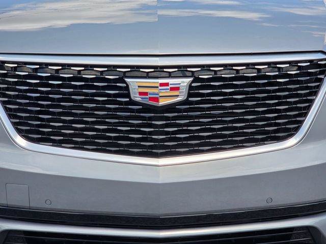 Certified 2025 Cadillac XT6 Luxury FWD image 9