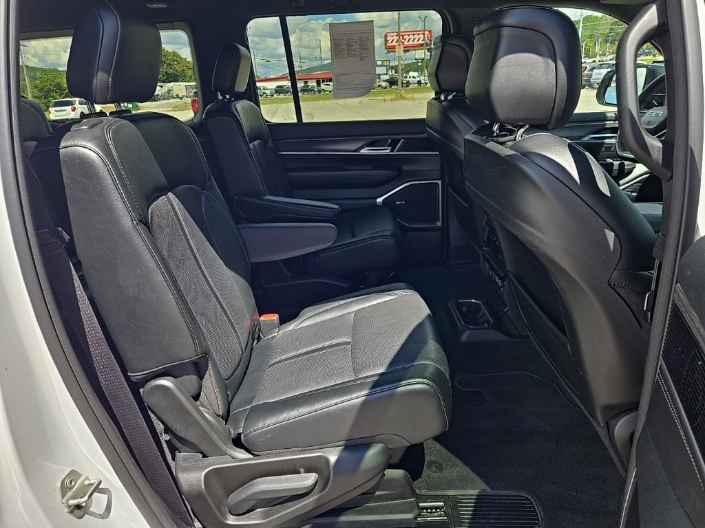 Used 2024 Jeep Wagoneer Series II AWD/4WD image 19