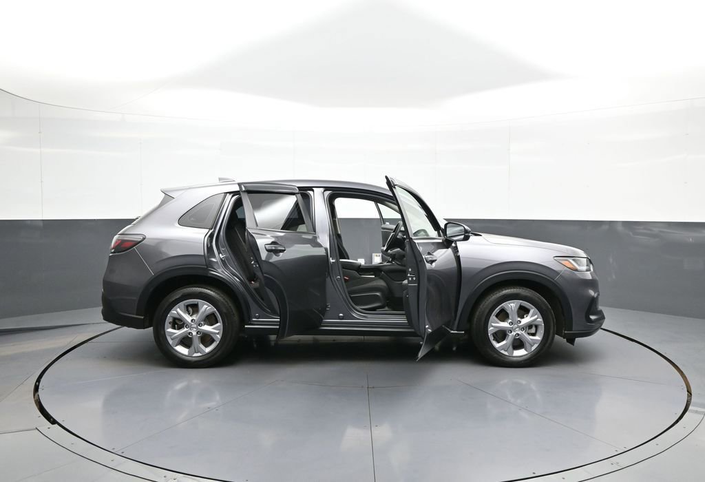 Certified 2024 Honda HR-V LX image 40