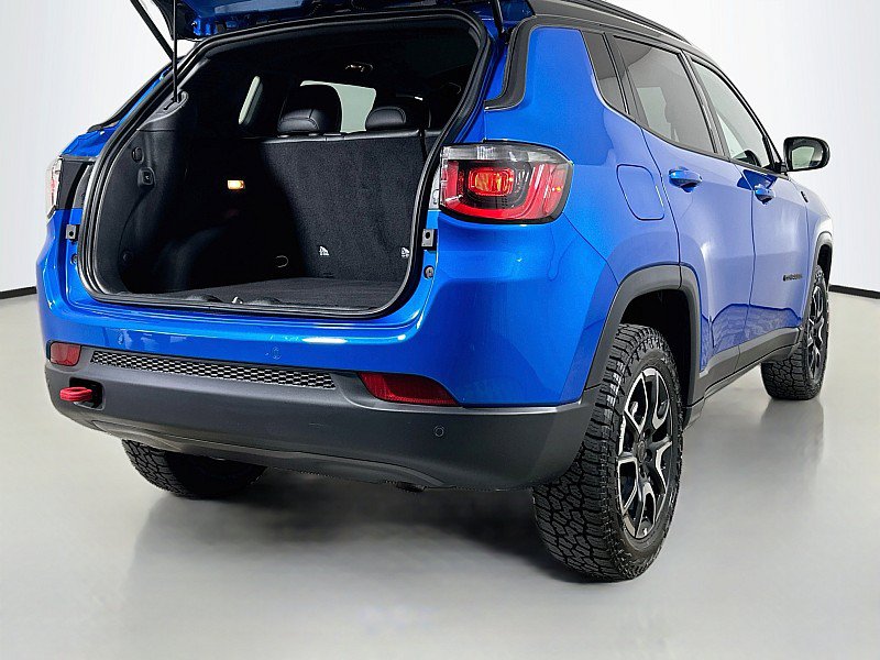 Used 2026 Jeep Compass Trailhawk AWD/4WD image 25