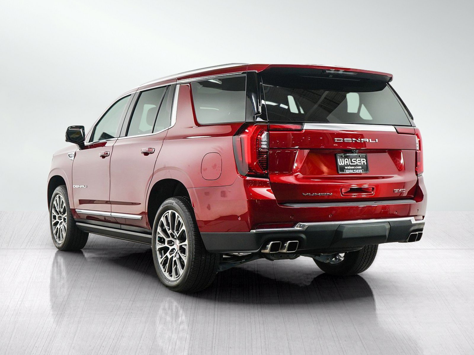Used 2025 GMC Yukon Denali w/ Sun & Power Step Package AWD/4WD image 3