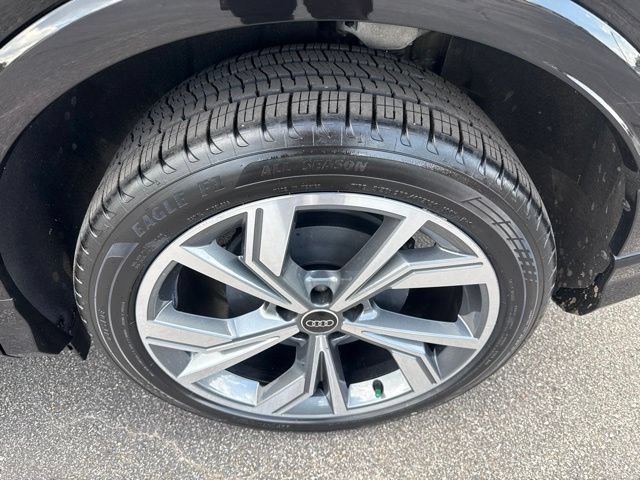 Used 2023 Audi Q4 e-tron Premium Plus w/ Premium Plus AWD/4WD image 11