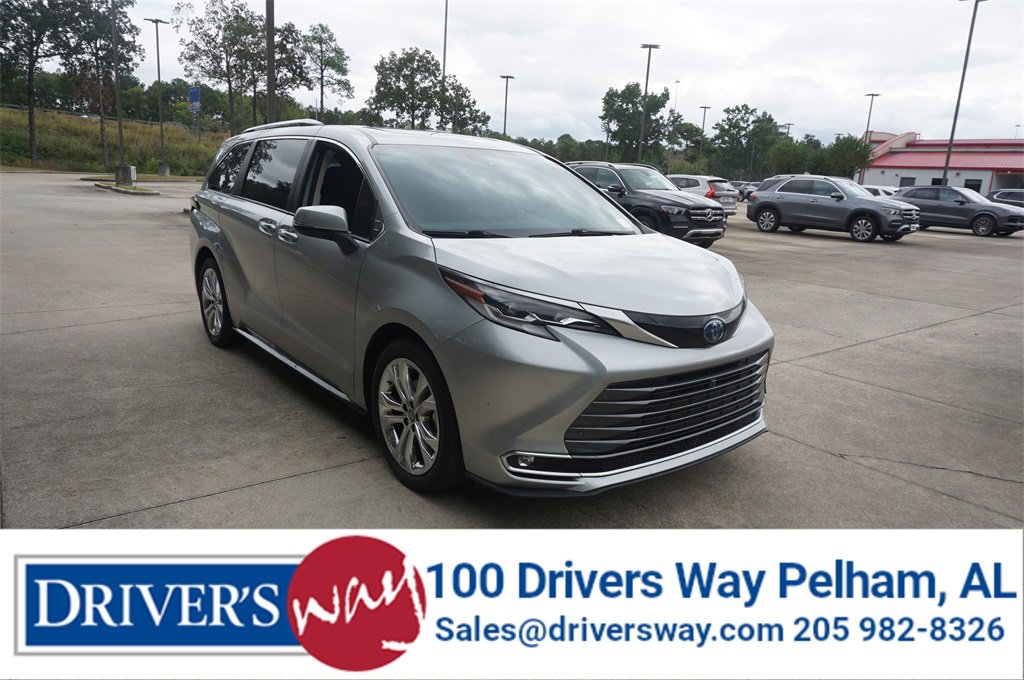 Used 2022 Toyota Sienna Platinum