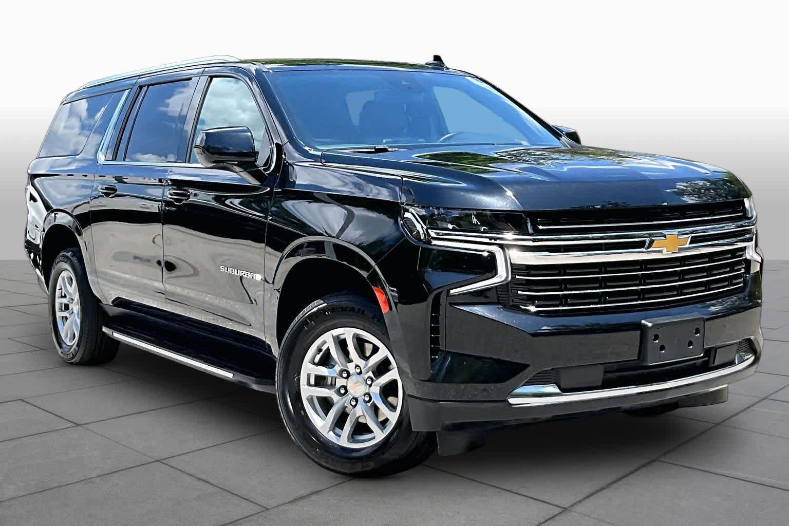 Used 2024 Chevrolet Suburban LT AWD/4WD image 3