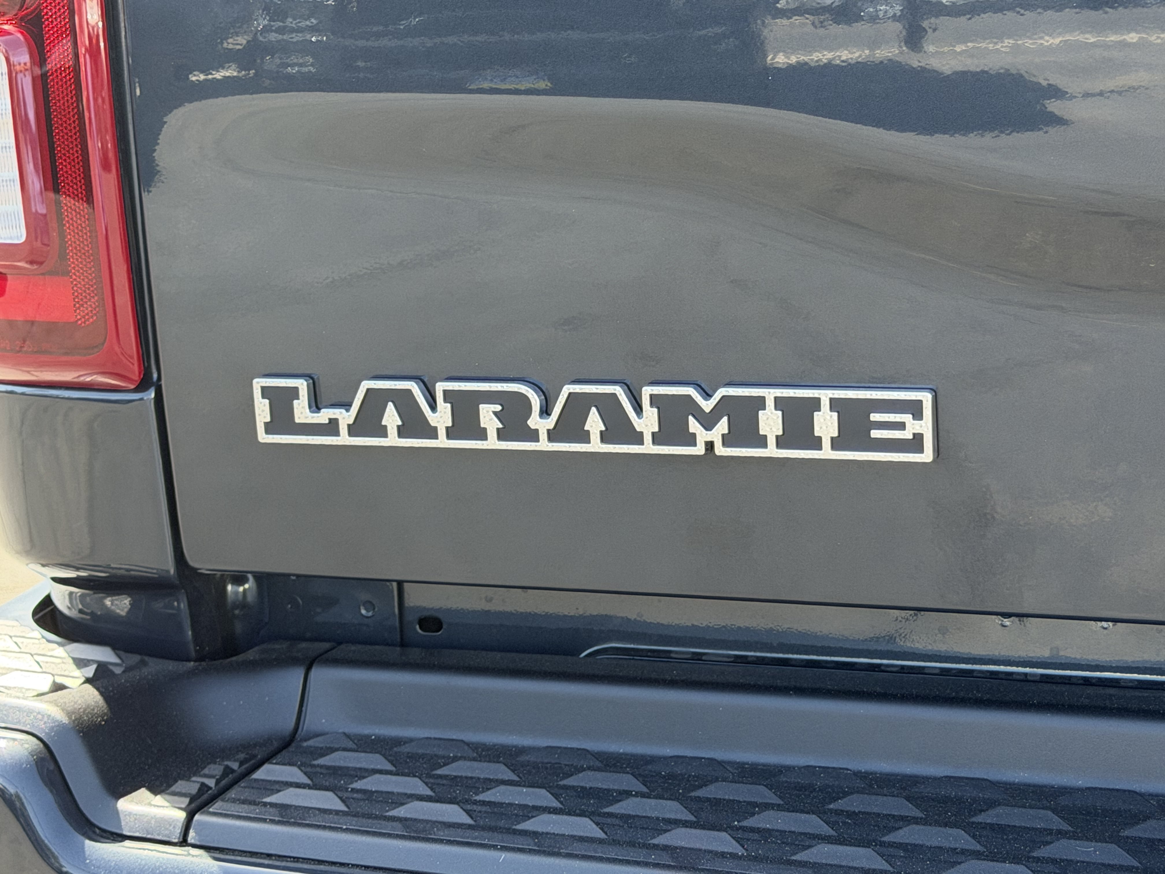 New 2026 RAM 2500 Laramie AWD/4WD image 14