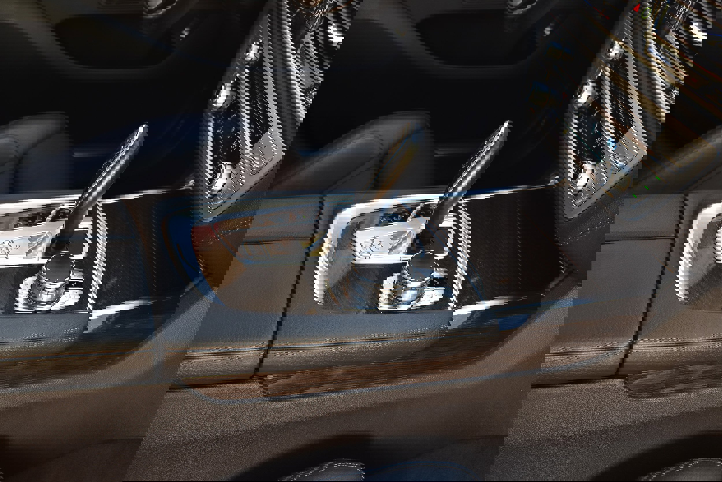 Used 2020 BMW 740i xDrive w/ Cold Weather Package image 28