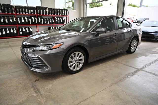 Used 2022 Toyota Camry LE AWD/4WD image 8