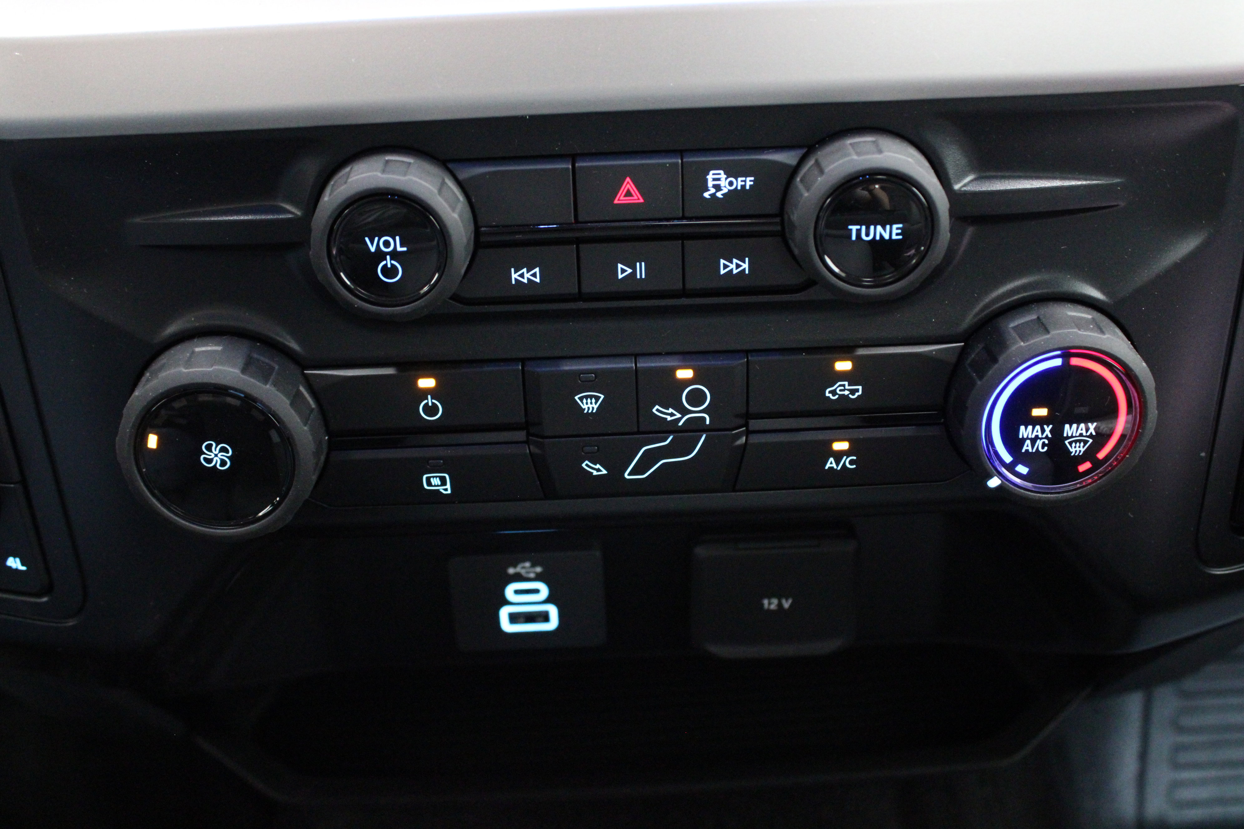 Used 2025 Ford F250 XLT w/ F-250 >10K GVWR Package image 23