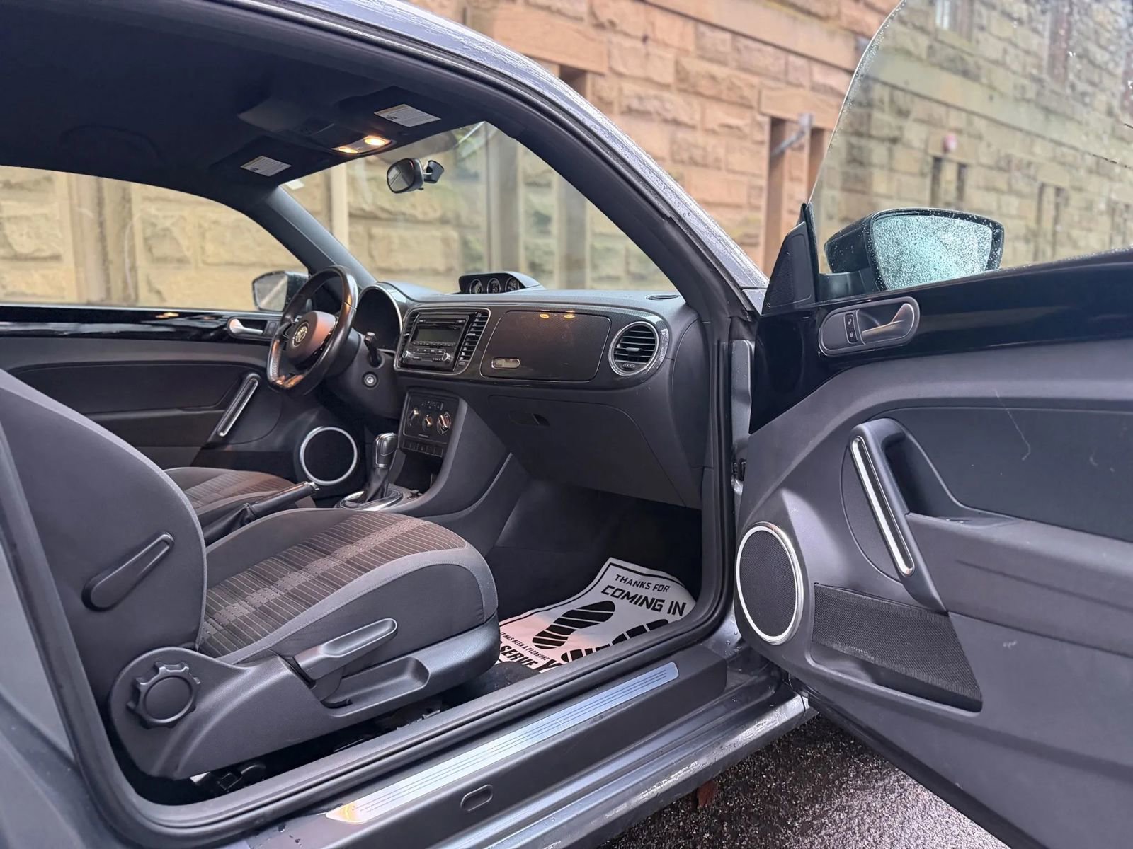 Used 2012 Volkswagen Beetle Turbo image 16