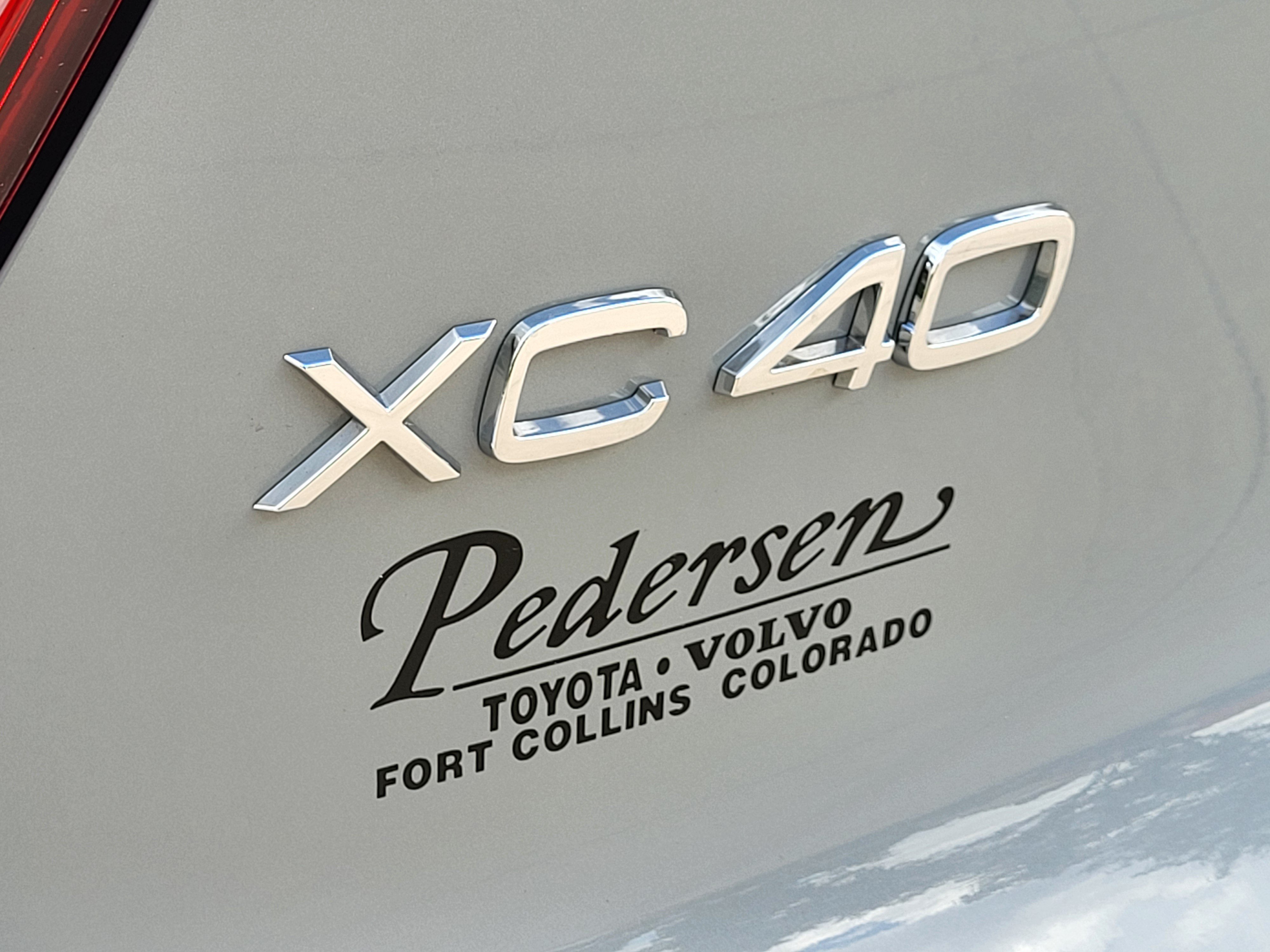 New 2026 Volvo XC40 B5 Plus w/ Protection Package Premier AWD/4WD image 8