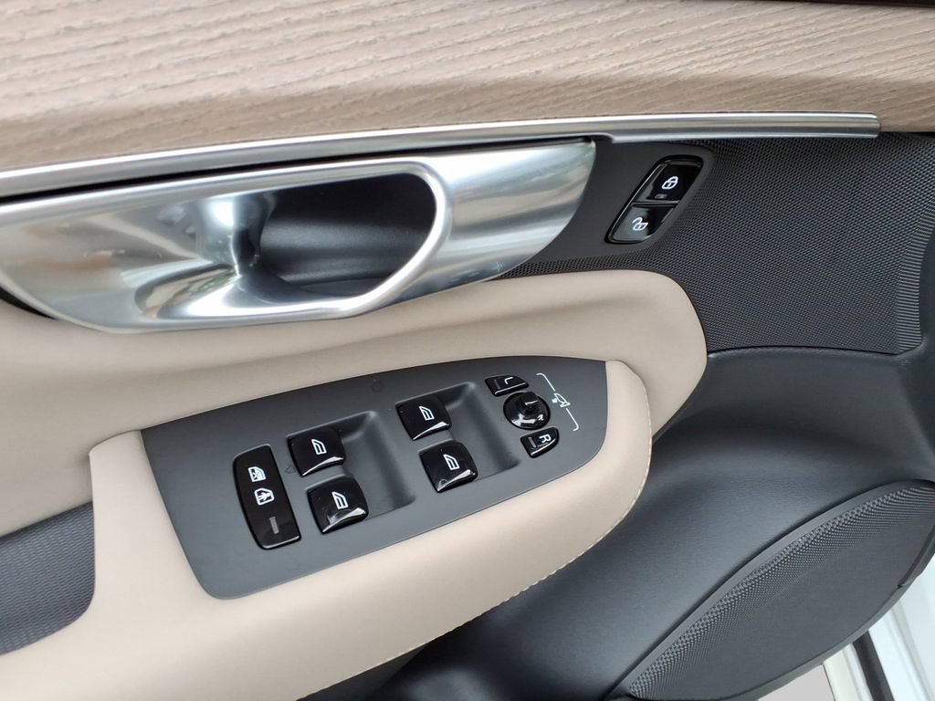 New 2026 Volvo XC90 B6 Ultra w/ Protection Package Premier AWD/4WD image 11