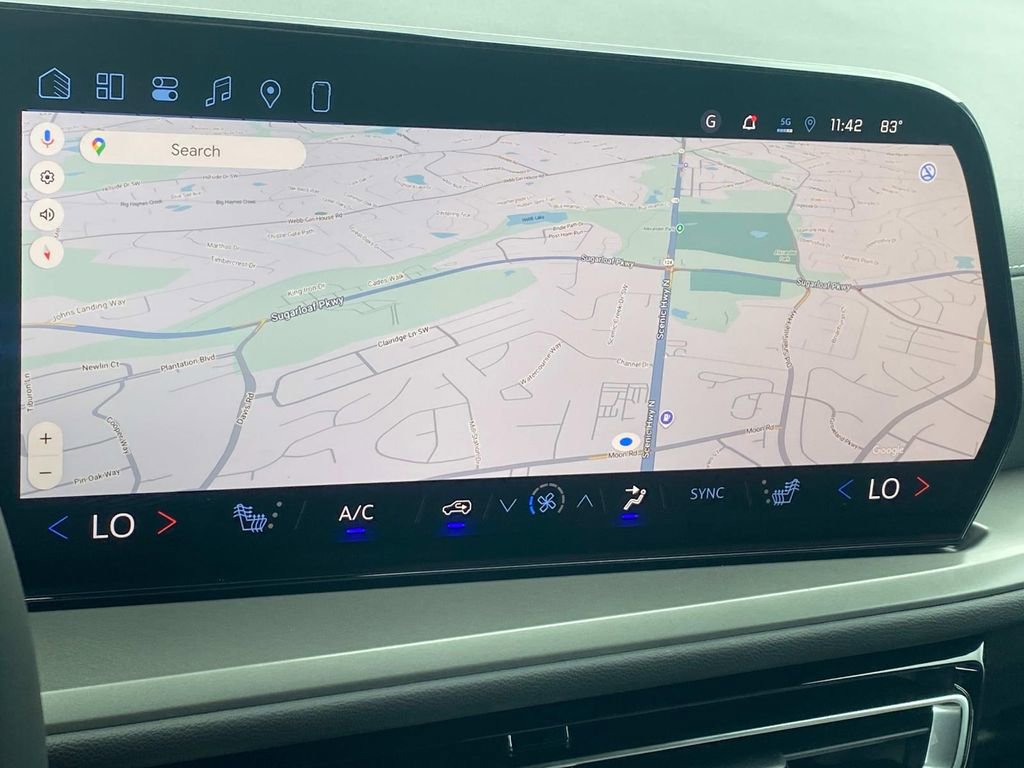 New 2026 Chevrolet Traverse LT w/ Driver Confidence Package image 20