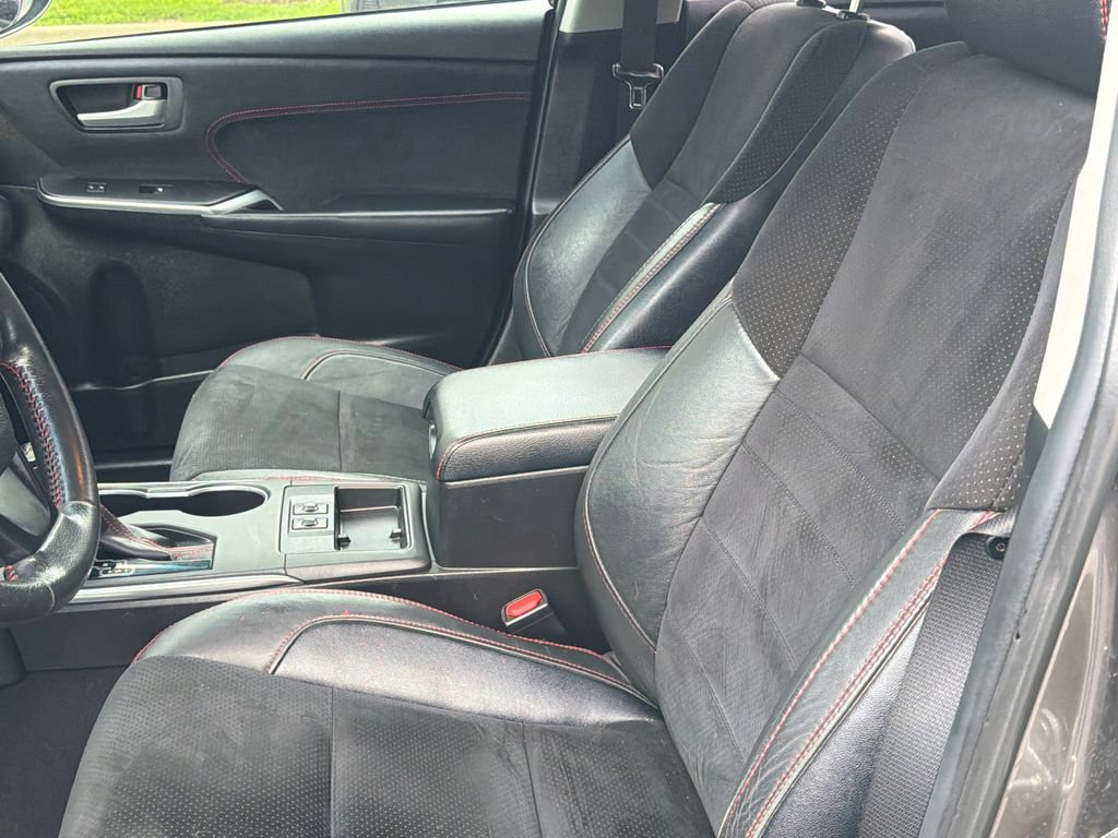 Used 2015 Toyota Camry XSE w/ Moonroof Package FWD image 18