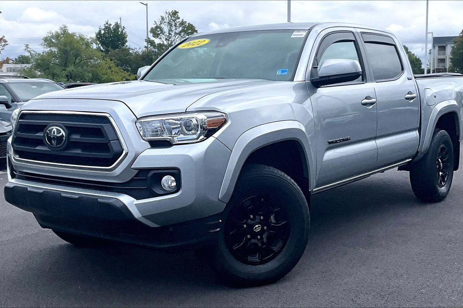 Used 2022 Toyota Tacoma SR5 AWD/4WD image 1