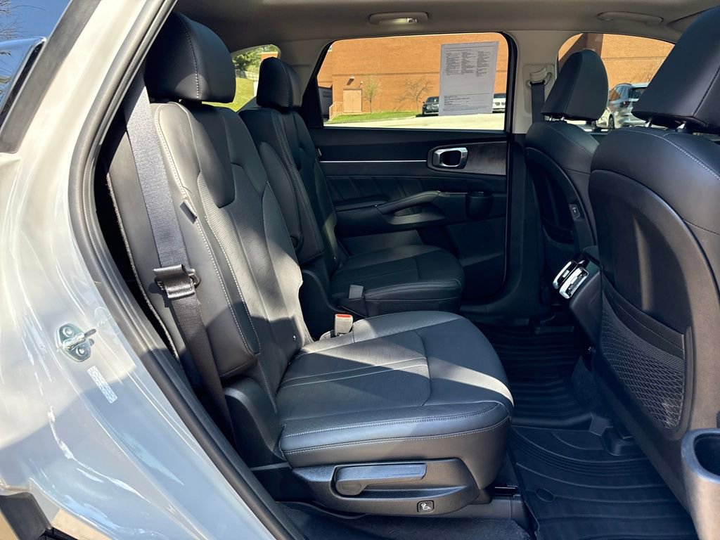 Used 2025 Kia Sorento SX AWD/4WD image 27
