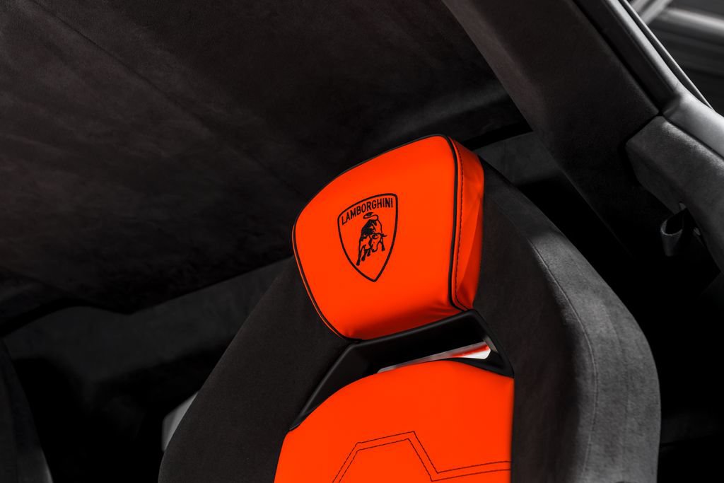 Used 2024 Lamborghini Revuelto AWD/4WD image 19