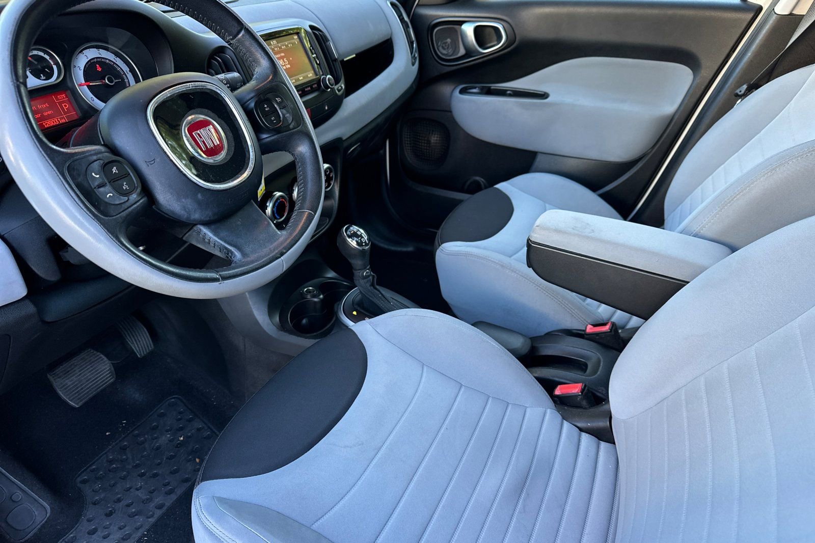 Used 2014 FIAT 500L Easy image 10