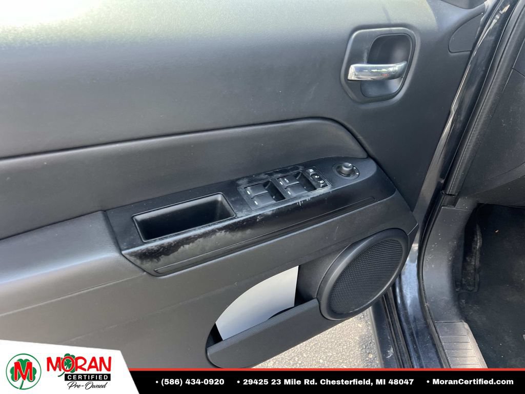 Used 2014 Jeep Patriot Latitude FWD image 14