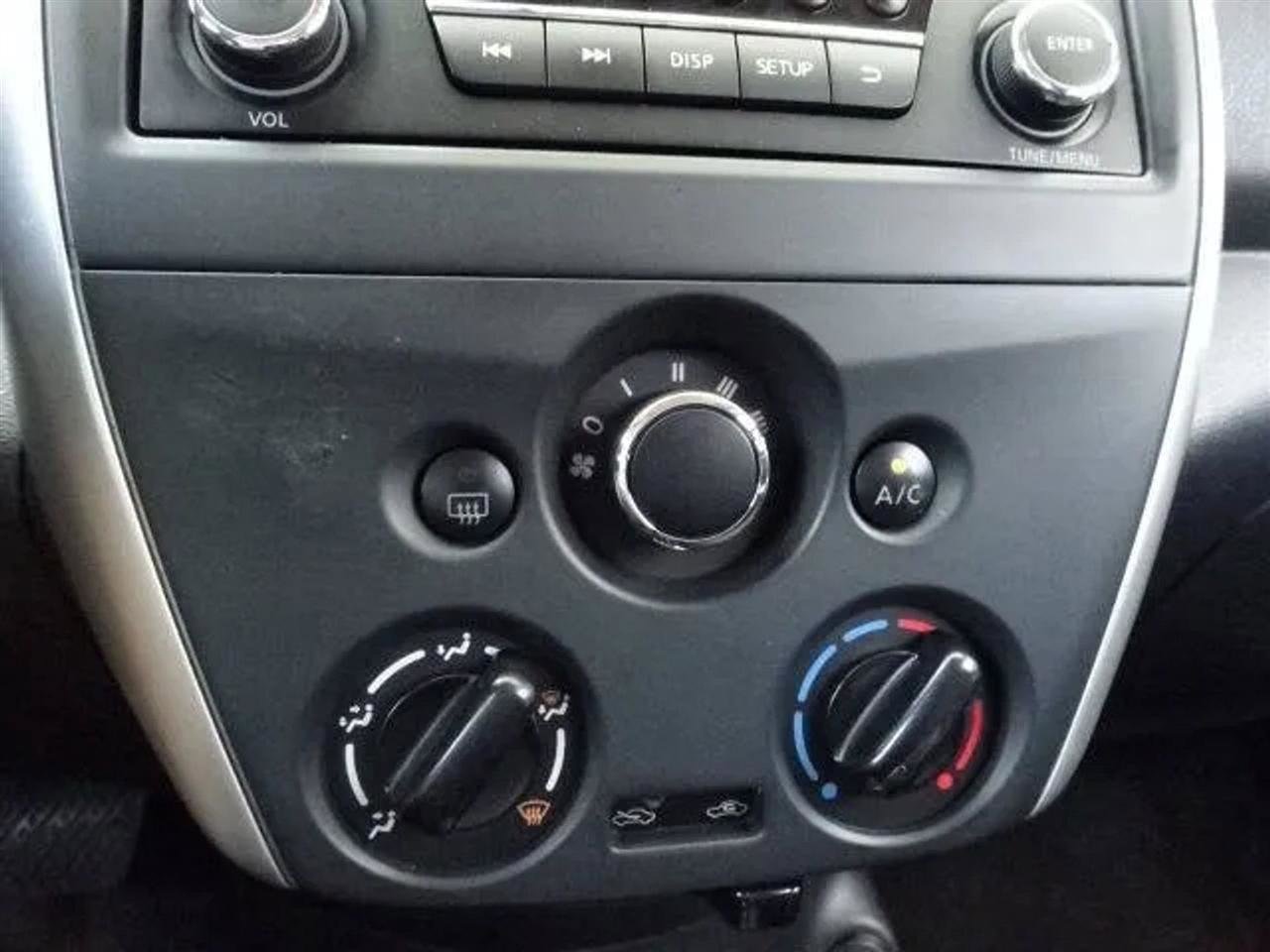 Used 2018 Nissan Versa SV image 34