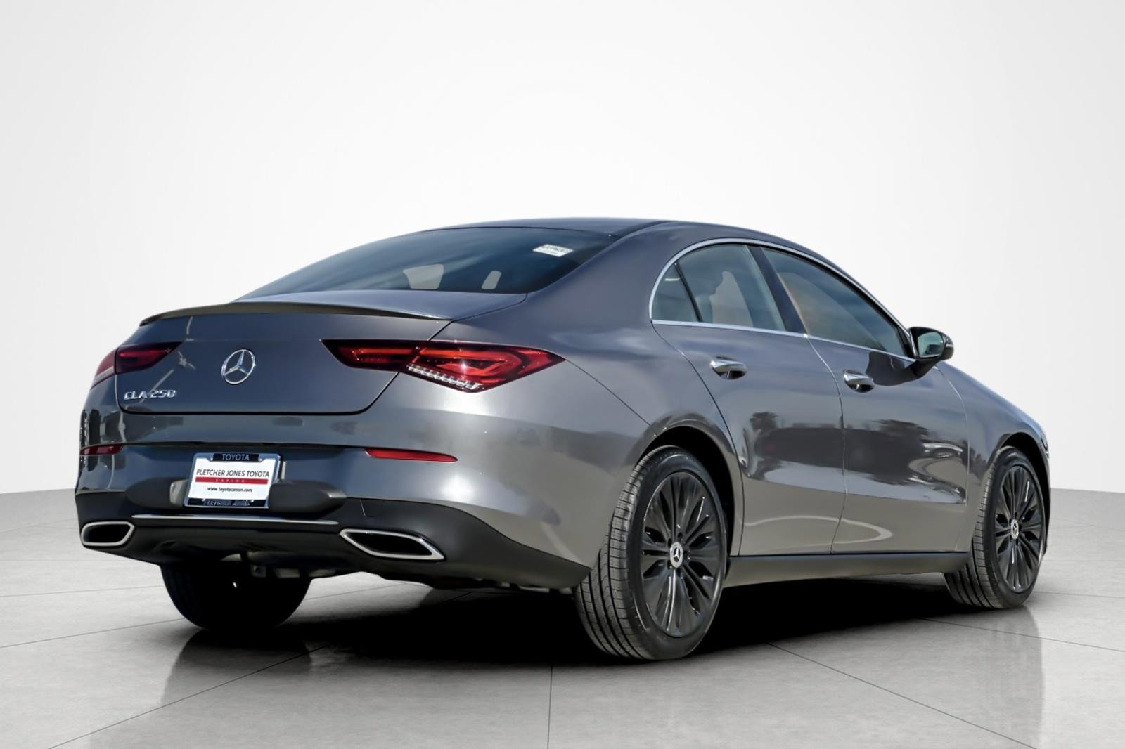 Used 2023 Mercedes-Benz CLA 250 w/ Premium Package image 5