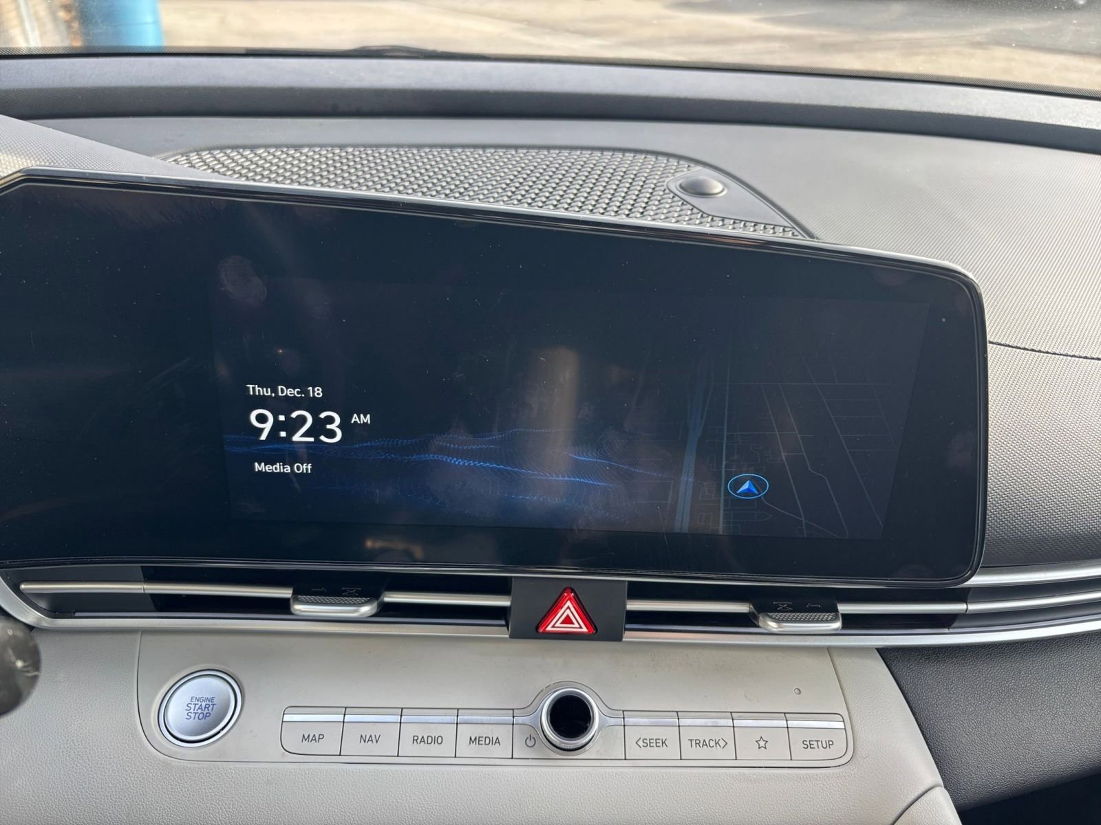 Used 2025 Hyundai Elantra Limited image 21