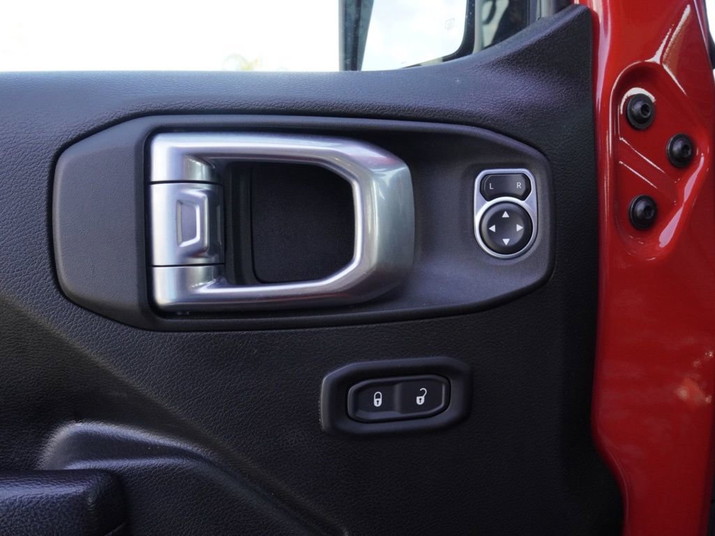 Used 2024 Jeep Wrangler Unlimited AWD/4WD image 11
