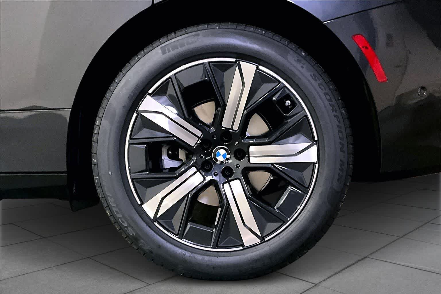 New 2026 BMW iX xDrive45 w/ Premium Package AWD/4WD image 15