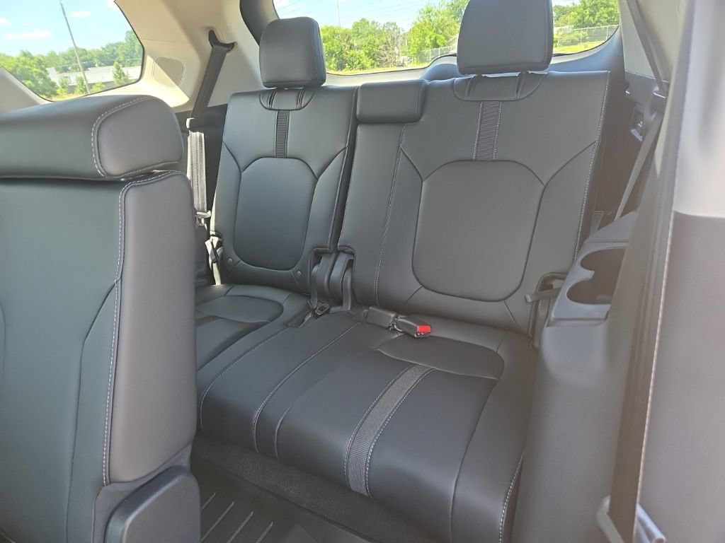 Used 2025 Honda Pilot Touring image 21