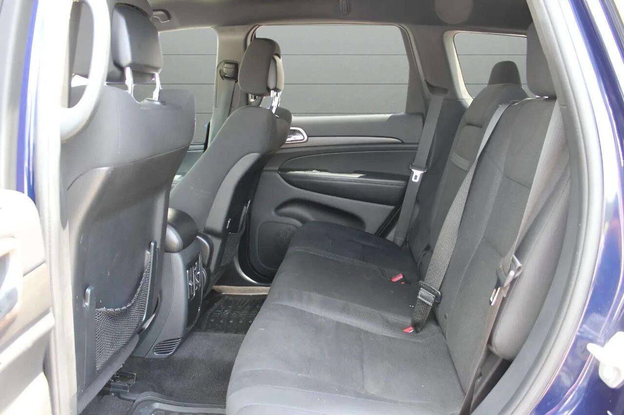 Used 2016 Jeep Grand Cherokee Laredo w/ Quick Order Package 23E AWD/4WD image 11