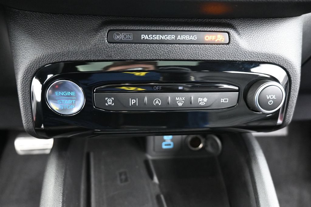 Used 2023 Ford Escape ST-Line Elite w/ Premium Technology Package AWD/4WD image 17