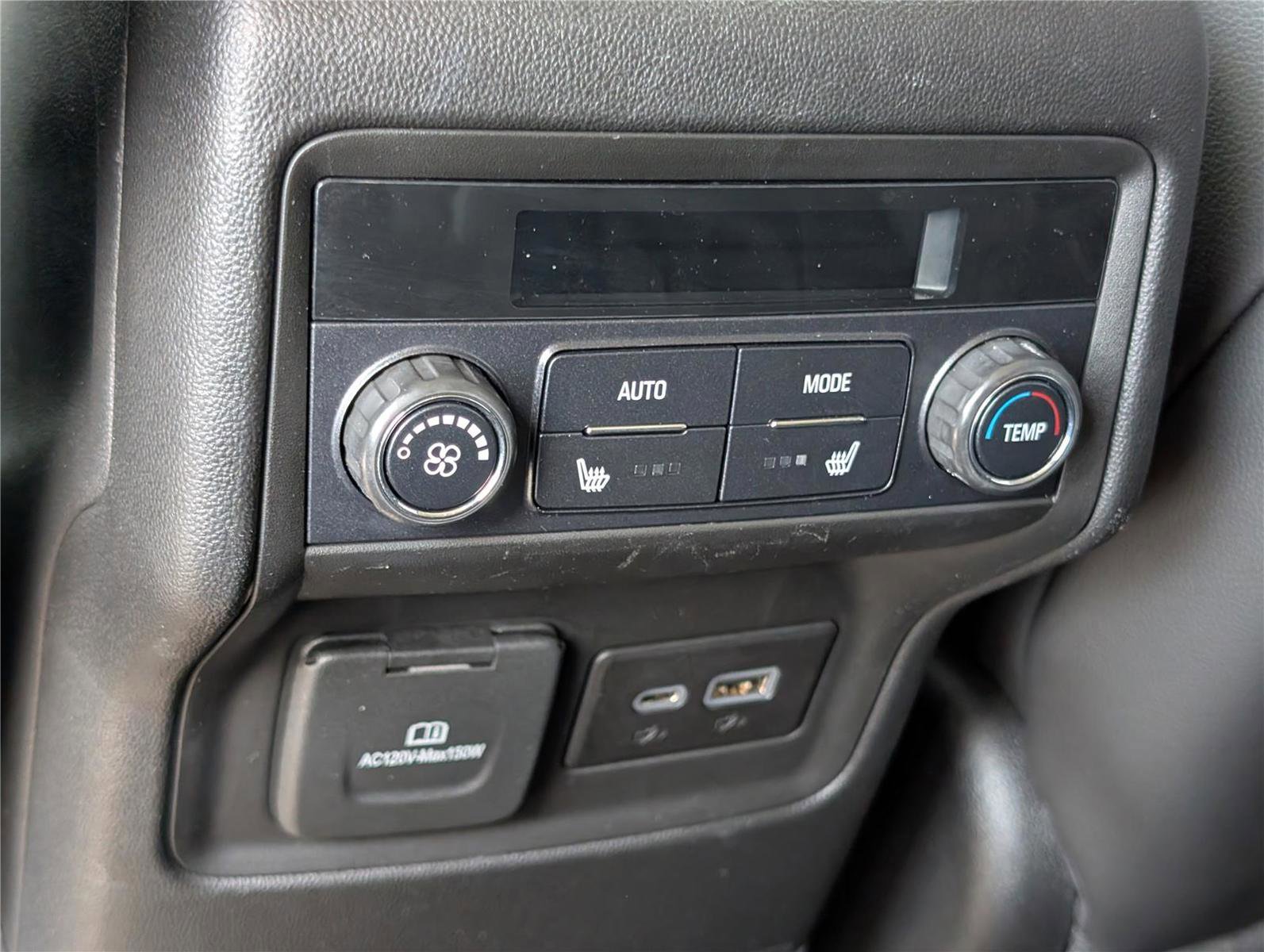 Used 2022 GMC Acadia Denali w/ Denali Ultimate Package AWD/4WD image 18