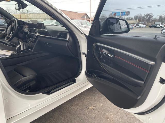 Used 2017 BMW 330i xDrive Sedan image 12
