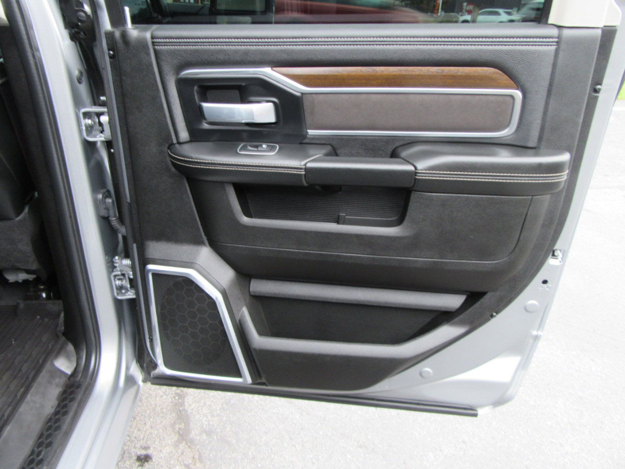 Used 2024 RAM 2500 Laramie image 74