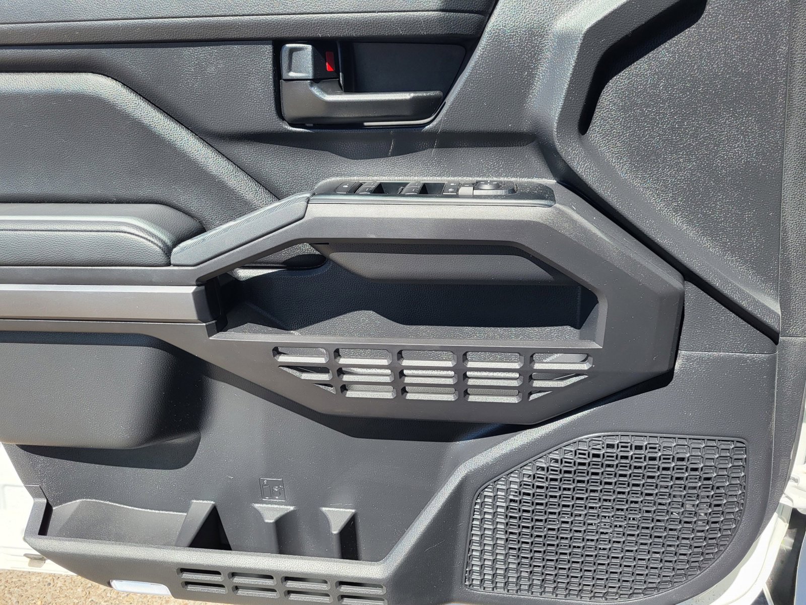 Certified 2025 Toyota Tacoma SR5 image 14