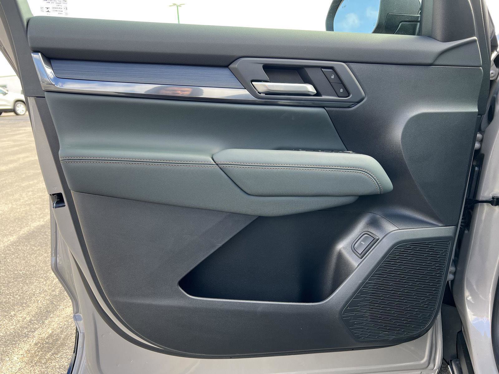New 2026 GMC Terrain AT4 w/ Technology Package II AWD/4WD image 13
